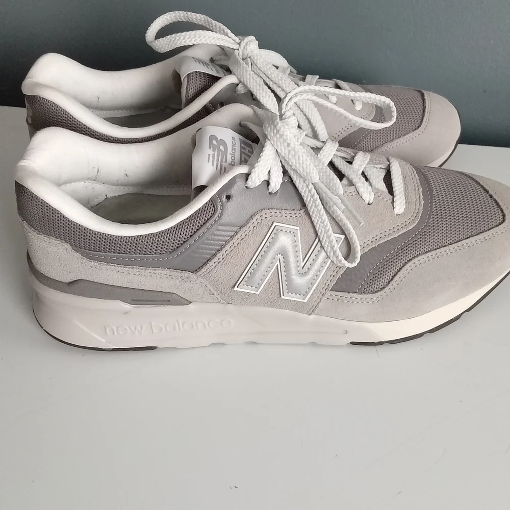 New Balance 997H Grey Suede Mesh Sneakers Casual‎ Athleisure Men's Size 10